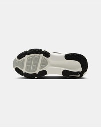 Nike - Vomero 18 - Women's