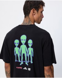 X-Large - Alien Trio Gorilla Fit Tee