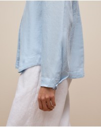 Trenery - Yarn Dyed Linen Popover Shirt in Soft Blue