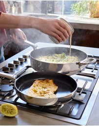 Joseph Joseph - Space Steel Non-stick Stainless-steel Frying Pan with Folding Handle - 28cm