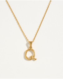 Reliquia Jewellery - Q Initial Gold Charm Necklace
