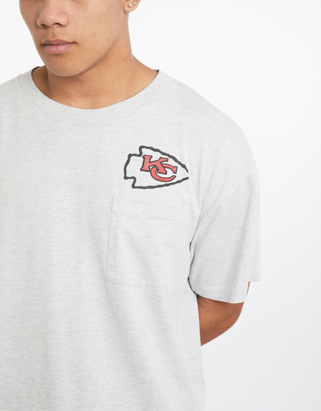 Vintage by The Real Deal - Pre Loved - Vintage 90s NFL Kansas City Chiefs Taz Devil Looney Tunes Cartoon Tee