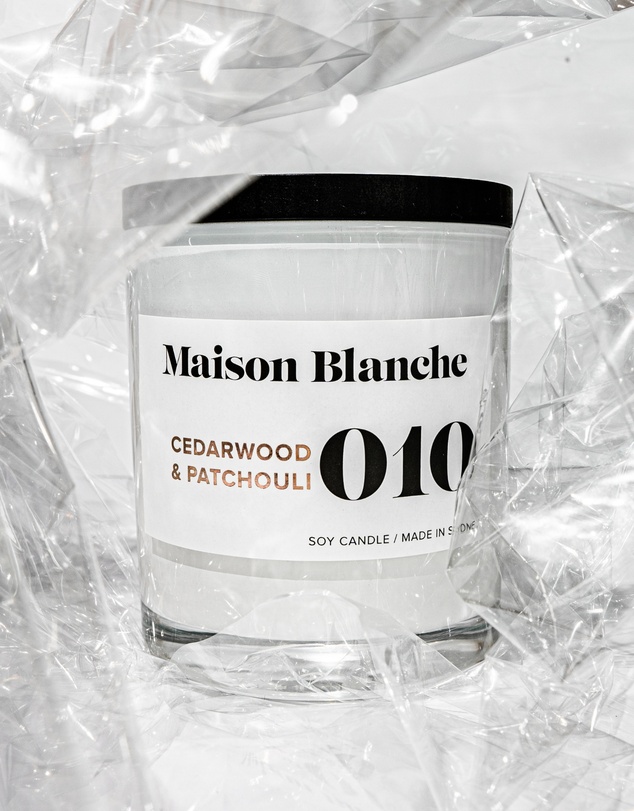 Maison Blanche - 010 Cedarwood & Patchouli - Large Candle