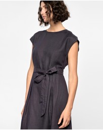 Staple the Label - Rhea Midi Dress