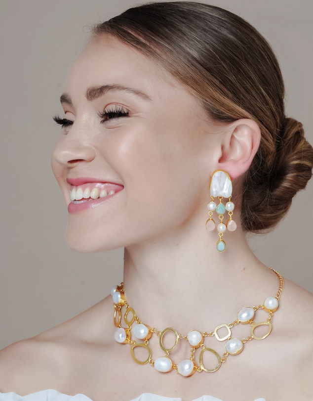 Meshca - Beehive Necklace