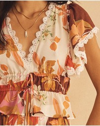 AUR OCEA - Ruffle Drawstring Top