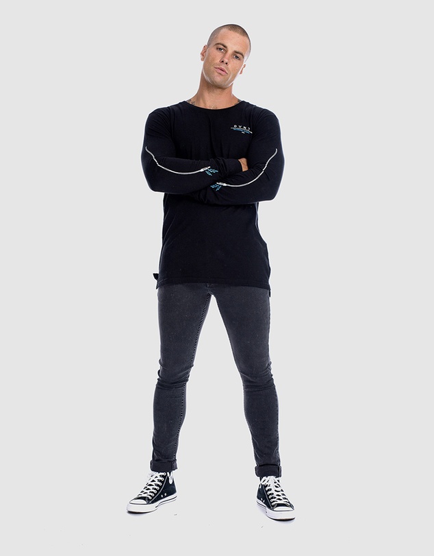DVNT - Amplified Long Sleeve