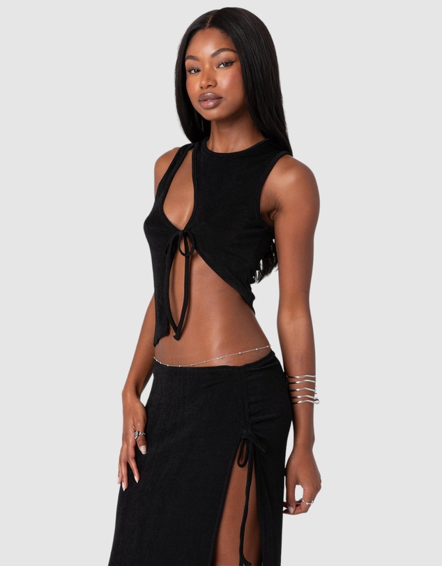 EDIKTED - Goldie Asymmetric Cut Out Top
