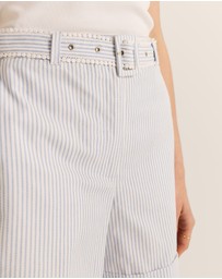 Review - Eve Stripe Short