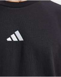 adidas Sportswear - Essentials Feelcozy Fleece Sweatshirt