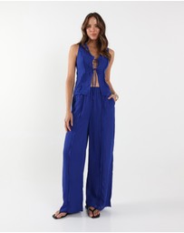 Lost in Lunar  - Nicola Top