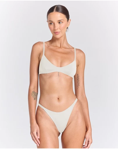 Poolside Paradiso - Essentials Isola Bikini Top - Tiare
