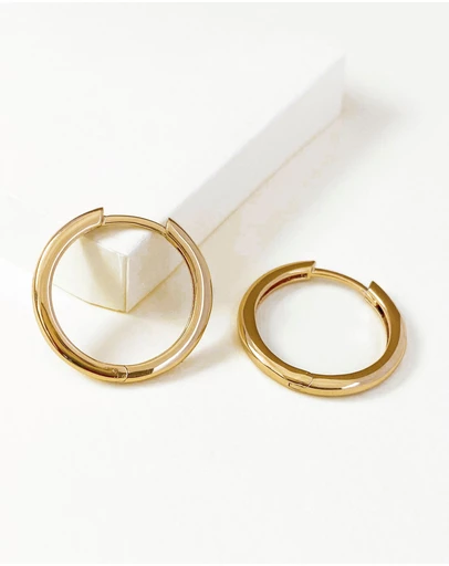 Wanderlust + Co - Classic Gold 17mm Hoop Earrings