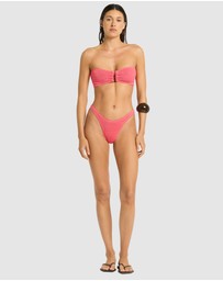 Bond-Eye Swimwear - Scene Brief