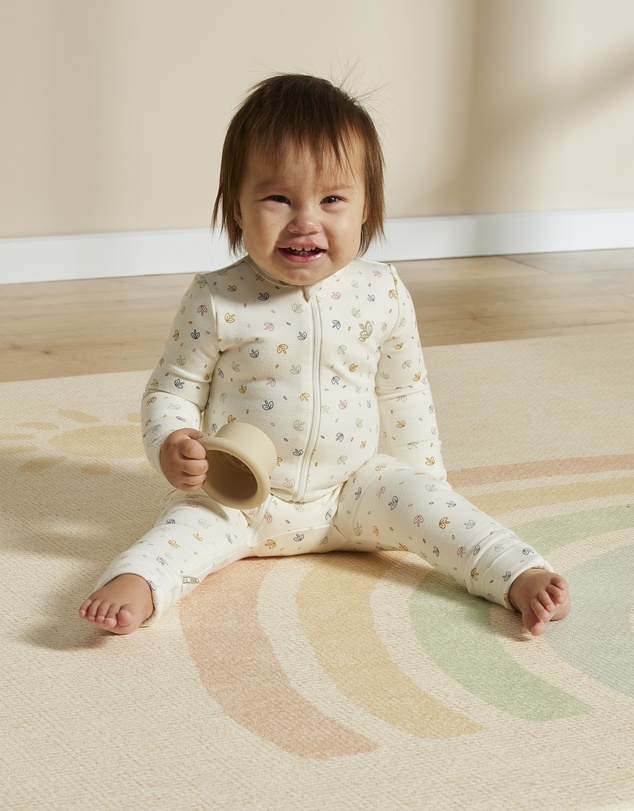 Grow Kindly - Warm Zippee Baby Romper in Rainbow Dreaming (0.5 TOG)