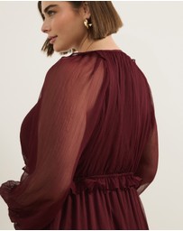Atmos&Here Curvy - Tyla V-Neck Boho Midi Dress With Ruffle Detail