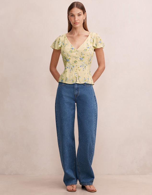 Forever New - Daphne Flutter Sleeves Blouse
