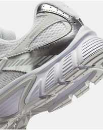 Nike - V5 RNR - Women's