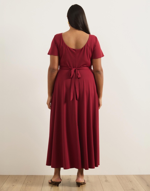 Atmos&Here Curvy - Jersey Maxi Dress With Flutter Sleeves