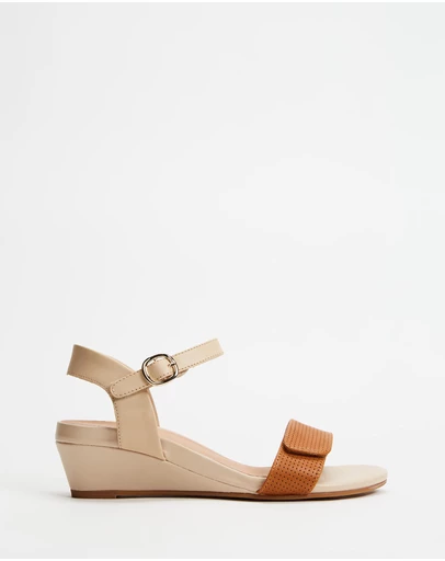 Mia Vita - Nelly Wedge Sandal - Tan