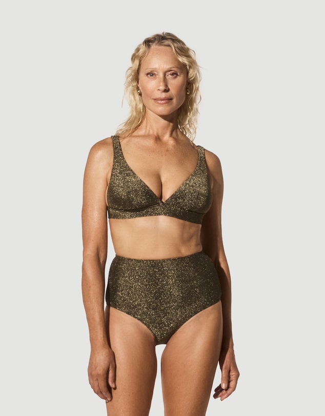 Form and Fold - The Wirefree D-G Top