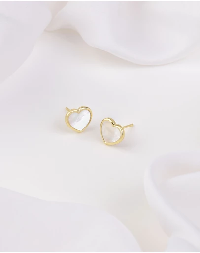 Wanderlust + Co - Heart Pearl & Gold Stud Earrings