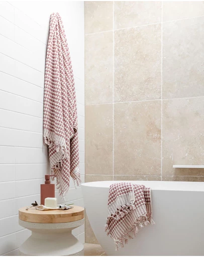 Miss April - Pompom Bath Towel