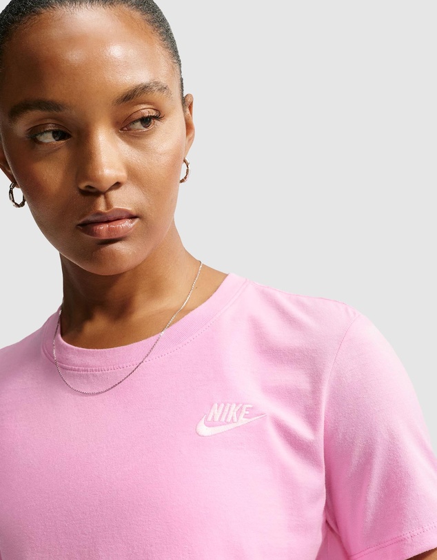 Nike - Sportswear Club Essentials T-Shirt