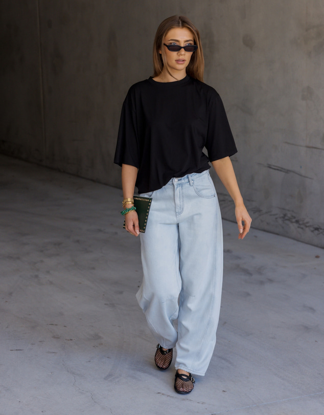 ALEXANDRA - Baltis T-Shirt Black