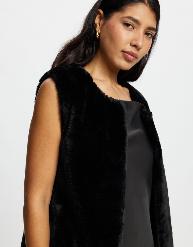 Mossée - Eliana Long Faux Fur Vest