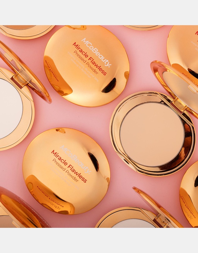 MCoBeauty - Miracle Flawless Pressed Powder - 2 (Natural Medium)