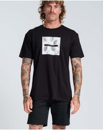 Vacancy Co - Palm Frond Tee