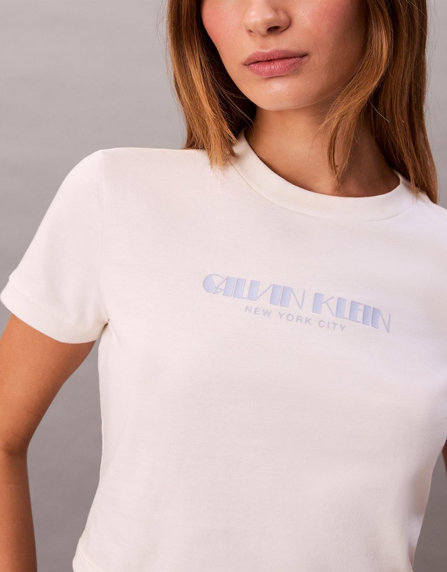 Calvin Klein Jeans - Logo Graphic Cropped T-Shirt