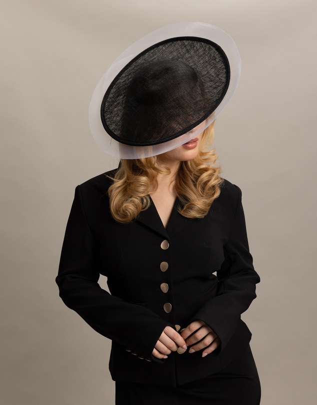 Morgan & Taylor - Viviana Plate Fascinator in Black