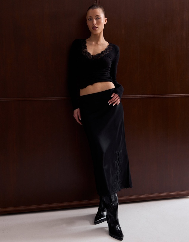 Style Addict - Lia Lace Trim Long Sleeve Top - Black