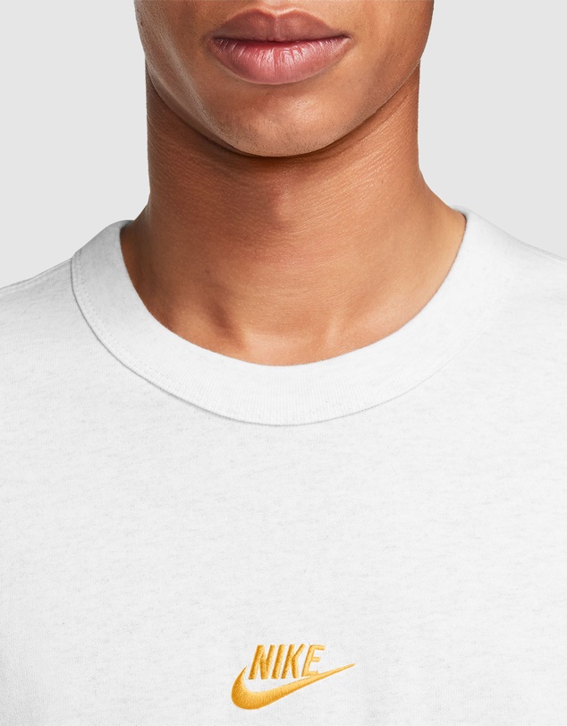 Nike - Sportswear Premium Essentials T-Shirt