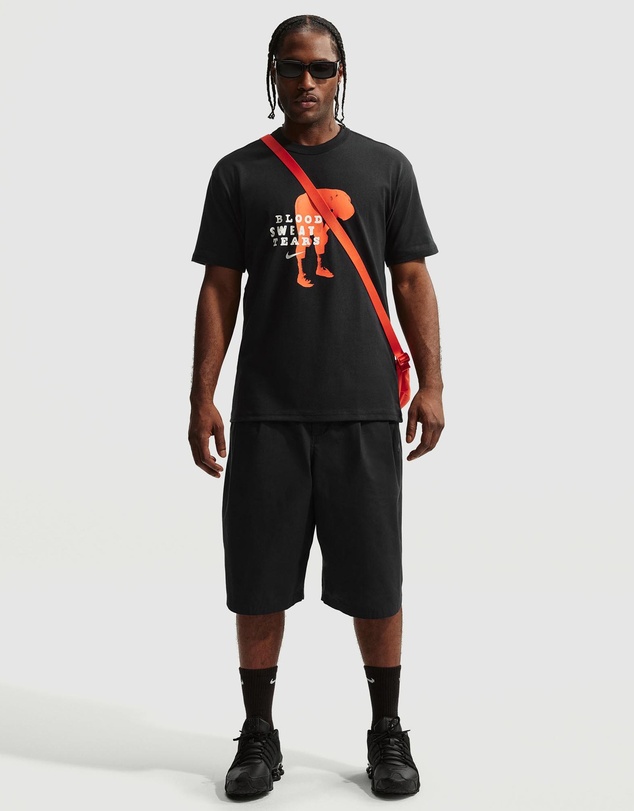 Nike - Sportswear Premium Essentials T-Shirt