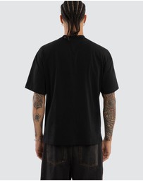 Nomadic Paradise - Haramosh Street Tee