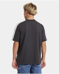Billabong - Boys 8 to 16 Spec Iconic OG T-Shirt