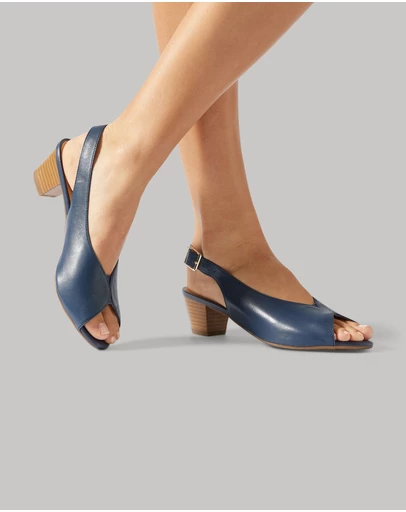 Wide Steps - Hilda