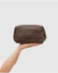 Republic of Florence - The Otto Leather Dopp Kit Matt Chocolate