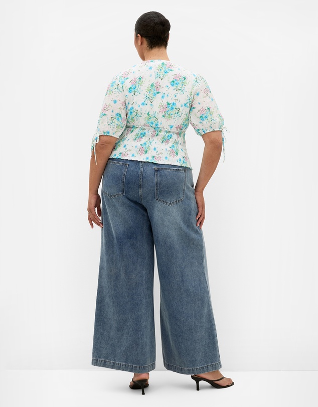 City Chic - Plus size Frankie Floral Print Shirred Top - white