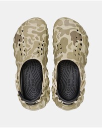 Crocs - Echo Clogs - Unisex