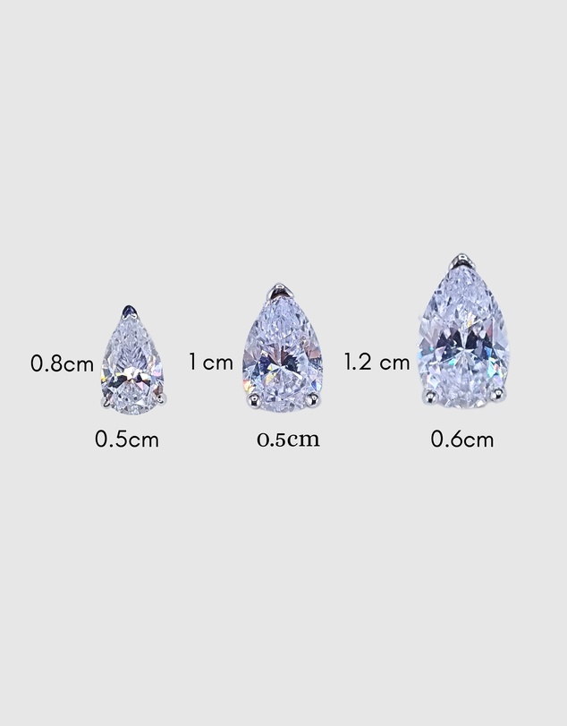 Izoa - Teardrop Stud Earrings