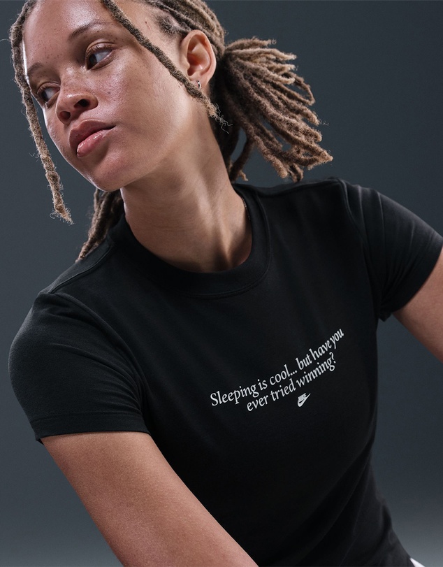 Nike - Sportswear Chill Knit Tee
