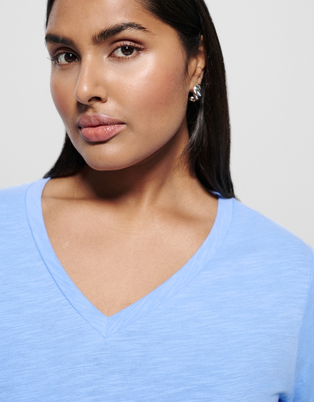 Commonry - Rue V Neck Tee