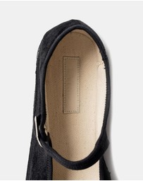 La Tribe - Sofia Flats