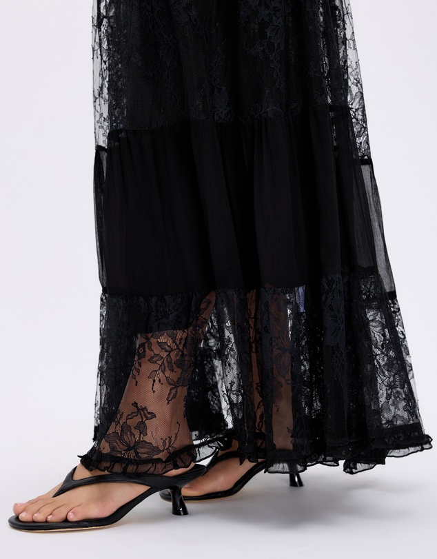 Minima Esenciales - Amelia Lace Panel Maxi Dress
