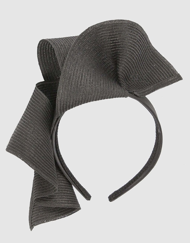 Max Alexander - Large Wavy Black Racing Fascinator