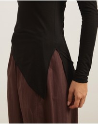 Atmos&Here - Wool Blend Asymmetrical Hem Long Sleeve Top
